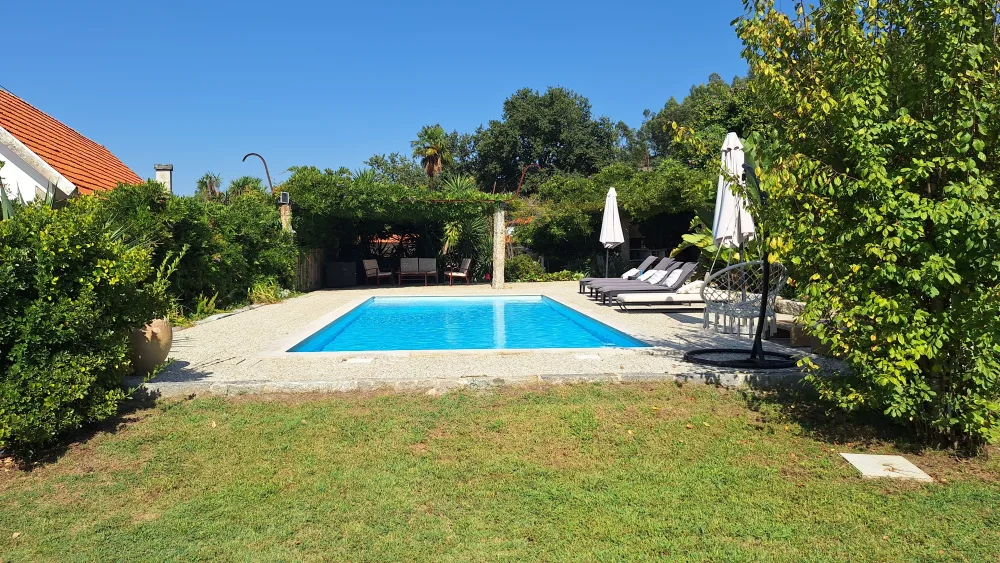 Au bord de la piscine